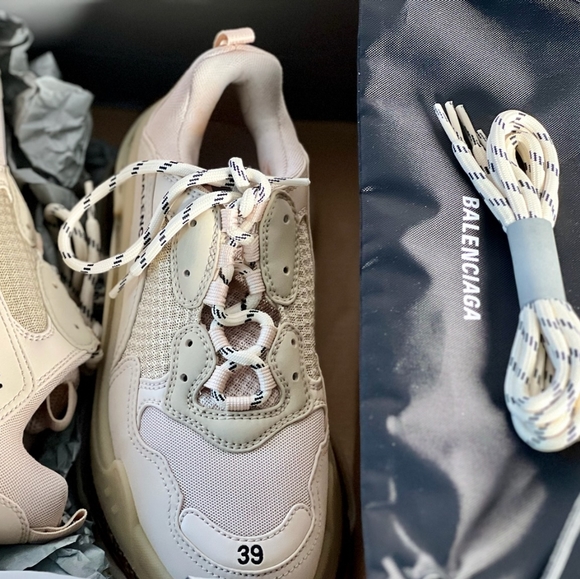 BALENCIAGA TRIPLE S SNEAKER size 39 - Picture 5 of 5
